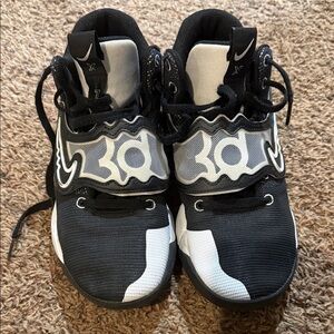 Nike Men’s Black and White Basketball Shoes